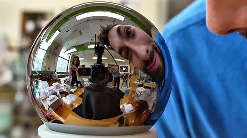 The world's roundest object used to define the kilogram